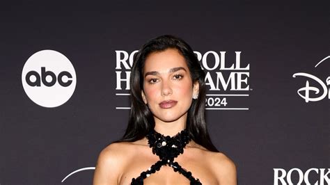 dua lipa bisexual|Dua Lipa issues powerful LGBTQ+ message about。